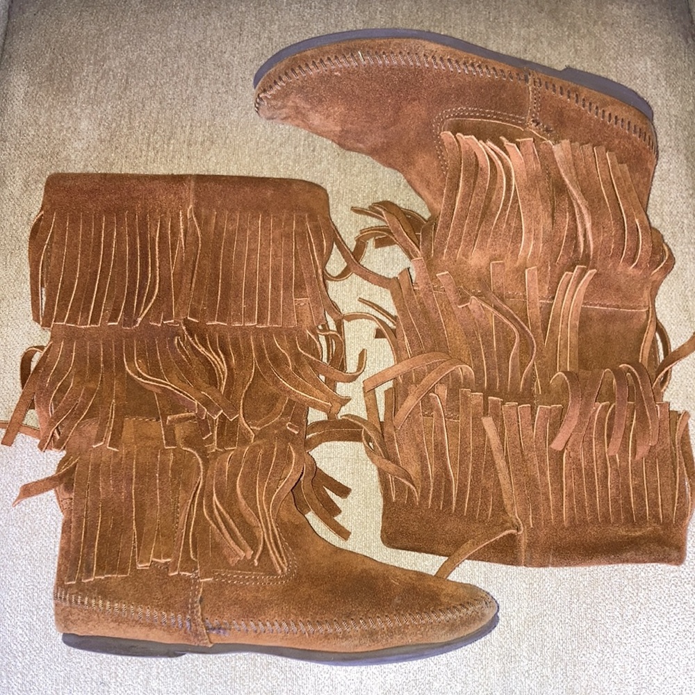 MINNETONKA 3 Layer Fringe Boot Brown Suede 1632 (Women's) Size 8 - Picture 2 of 9